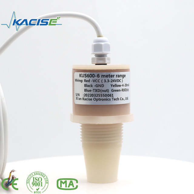 PVDF/PTFE 소재로 만든 KUS600 초음파 센서는 거리와 액체 수준의 측정에 사용됩니다.