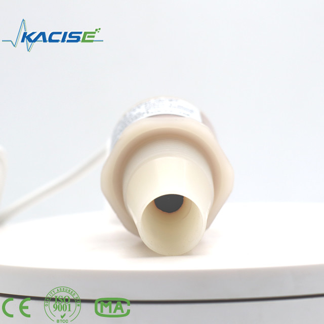 PVDF/PTFE 소재로 만든 KUS600 초음파 센서는 거리와 액체 수준의 측정에 사용됩니다.