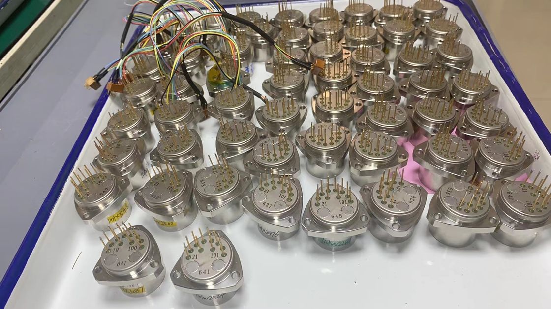 10 1σ 바이어스 이하의 정밀 석영 유연 진자 가속도계 1개월 복합 반복성, 무게 75g 이하, 스케일 팩터 온도 감도 10 이하