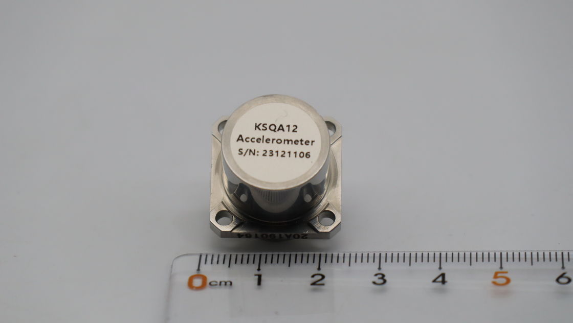 ±12~±18V DC 전력, 0.6~1.3mA/g 스케일 요인 및 정밀 측정을 위한 ≤5mg 비아스와 함께 쿼츠 유연 가속도 센서