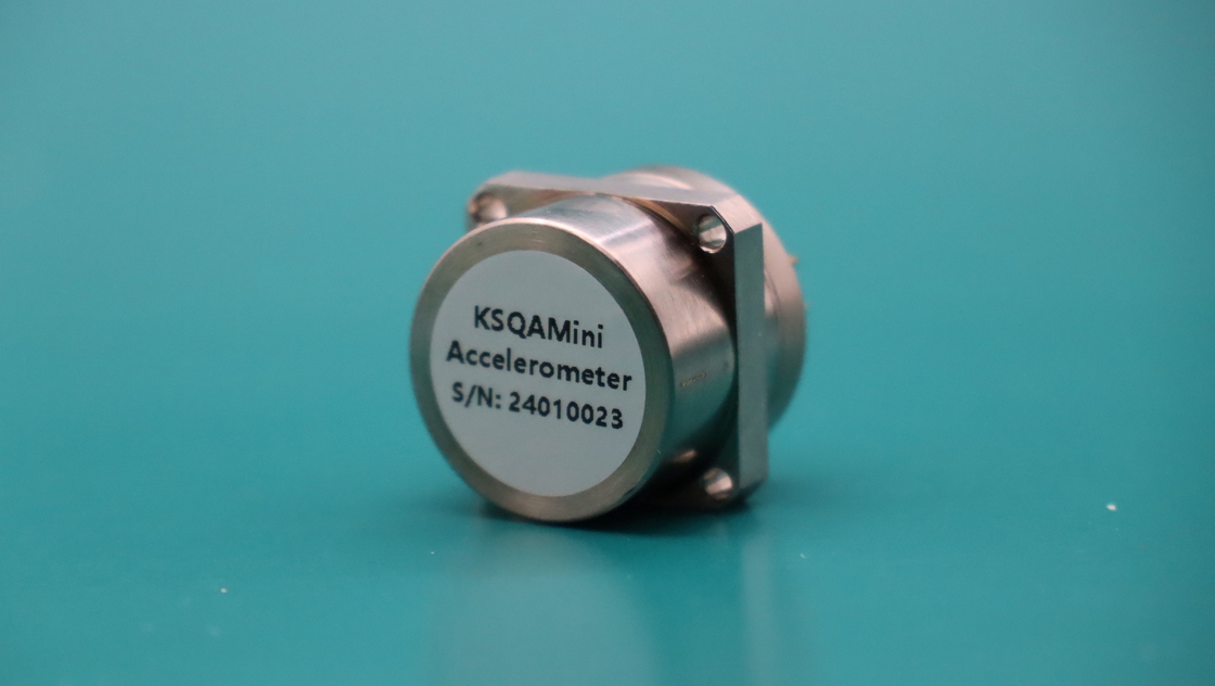정확한 진동 센서 20g 피크 시노 2.3-3.5mA/g 스케일 인자 55°C+130°C 저장 온도