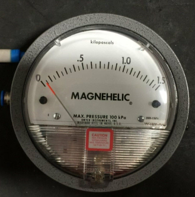 Dwyer 2000 1.5Kpa Magnehelic 차압 게이지: 2% FS 정밀 측정의 강자