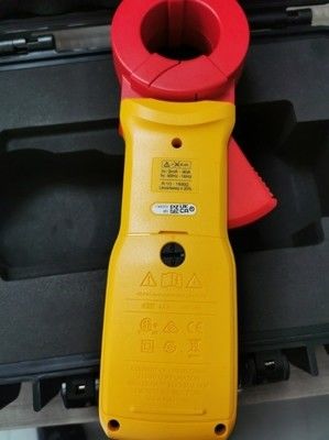 플루크 1630-2 FC 지상 클램프 지상 최대 전압 1000 V 배터리 유형 AA 알칼리 IEC EN LR6 x4