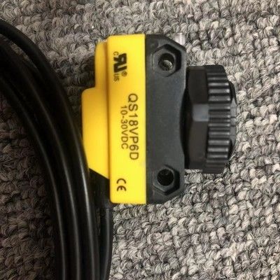 배너 QS18VP6D 감지 범위 IP67 NEMA 6 정격 및 보완 PNP 출력이 450mm인 확산 광전 센서