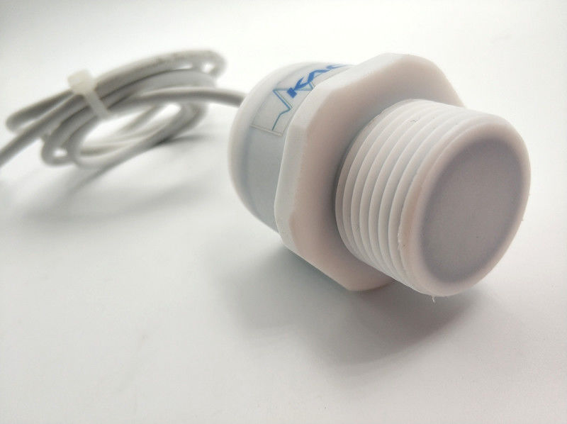 KUS550 강한 신호 반대로 부식 유동급 미터 PTFE 탱크 수준 Ultrosonic 수평 감지기