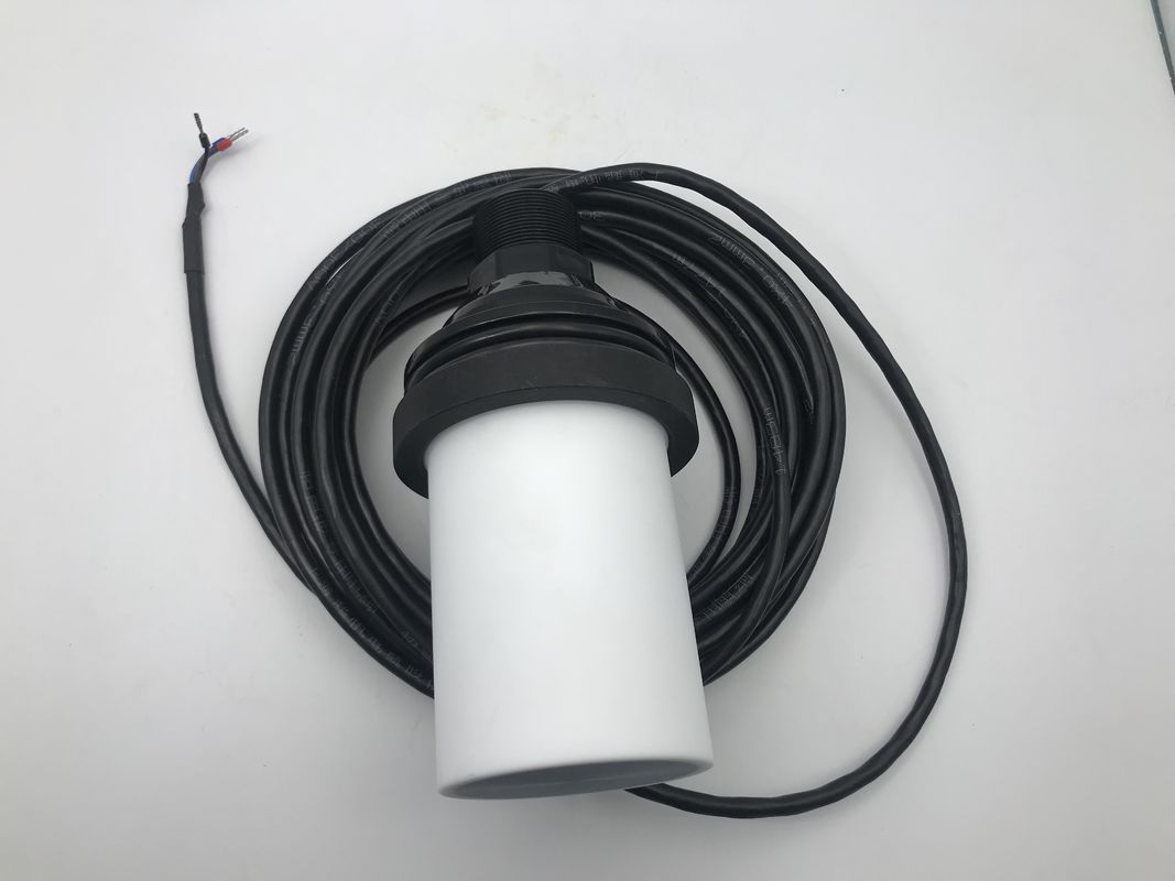 IP68 방수 초음파 센서 PTFE 가구 재료와 0.5 ~ 12m 범위 레벨 측정